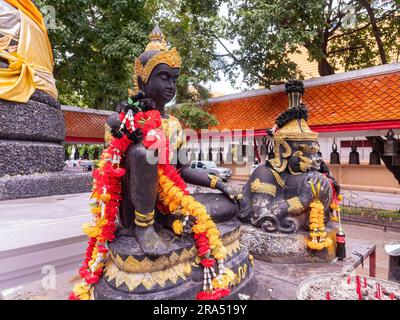 Wat Chai Mongkhon, der große buddhistische Tempel in Südpattaya, die Ferienstadt in der Provinz Chonburi, Thailand. Stockfoto