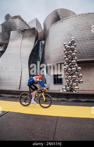 Bilbao, Baskenland. 29. Juni 2023. Bild von Zac Williams/SWpix.com- 29/06/2023 - Radfahren - 2023 Tour de France - große Abfahrt: Teampräsentation - Guggenheim Museum, Bilbao, Baskenland - Guthaben: SWpix/Alamy Live News Stockfoto