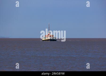 Ebbe, wenn Waverley sich dem Clevedon Pier nähert Stockfoto