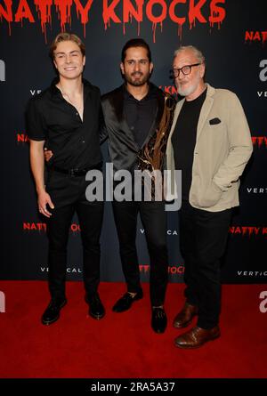 30. Juni 2023 Los Angeles, Kalifornien - Thomas Robie, Amit Sarin, Robert Englund. Die Los Angeles Premiere VON Natty Knocks findet im Harmony Gold in Los Angeles statt. (Kreditbild: © FS/AdMedia via ZUMA Press Wire) NUR REDAKTIONELLE VERWENDUNG! Nicht für den kommerziellen GEBRAUCH! Stockfoto