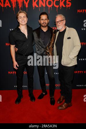 30. Juni 2023 Los Angeles, Kalifornien - Thomas Robie, Amit Sarin, Robert Englund. Die Los Angeles Premiere VON Natty Knocks findet im Harmony Gold in Los Angeles statt. (Kreditbild: © FS/AdMedia via ZUMA Press Wire) NUR REDAKTIONELLE VERWENDUNG! Nicht für den kommerziellen GEBRAUCH! Stockfoto