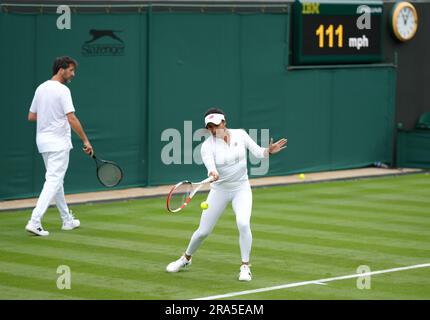 Heather Watson trainiert im All England Lawn Tennis and Croquet Club in Wimbledon, vor den Meisterschaften, die am Montag beginnen. Bilddatum: Samstag, 1. Juli 2023. Stockfoto