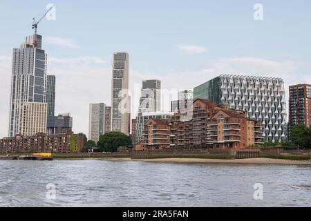 Das neue amerikanische Botschaftsgebäude am Ufer der Themse in Nine Elms, Vauxhall, London, England, Großbritannien Stockfoto