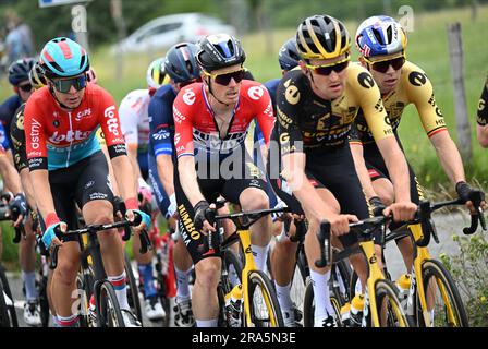 Bilbao, Spanien. 01. Juli 2023. Belgischer Florian Vermeersch von Lotto DSTNY, niederländischer Dylan Van Baarle von Jumbo-Visma, belgischer Tiesj Benoot von Jumbo-Visma und belgischer Wout Van Aert von Jumbo-Visma in Aktion während der ersten Etappe des Radrennens Tour de France, einem 182 km langen Rennen von Bilbao nach Bilbao, Spanien, Samstag, 01. Juli 2023. Die diesjährige Tour de France findet vom 01. Bis 23. Juli 2023 statt. BELGA FOTO JASPER JACOBS Kredit: Belga News Agency/Alamy Live News Stockfoto