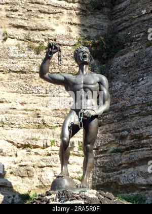 Syrische Eunus-Figur, vor Castello di Lombardia, Enna, Agrigento, Sizilien, Italien Stockfoto