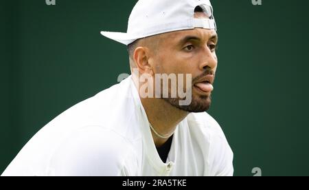 London, Großbritannien. 01. Juli 2023. Der australische Nick Kyrgios reagiert während eines Trainings im Vorfeld des Grand-Slam-Tennisturniers in Wimbledon 2023 im All England Tennis Club im Südwesten Londons, Großbritannien, Samstag, den 01. Juli 2023. BELGA FOTO BENOIT DOPPAGNE Kredit: Belga News Agency/Alamy Live News Stockfoto