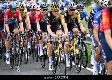 Bilbao, Spanien. 01. Juli 2023. Belgischer Florian Vermeersch von Lotto DSTNY, niederländischer Dylan Van Baarle von Jumbo-Visma, belgischer Tiesj Benoot von Jumbo-Visma und belgischer Wout Van Aert von Jumbo-Visma in Aktion während der ersten Etappe des Radrennens Tour de France, einem 182 km langen Rennen von Bilbao nach Bilbao, Spanien, Samstag, 01. Juli 2023. Die diesjährige Tour de France findet vom 01. Bis 23. Juli 2023 statt. BELGA FOTO JASPER JACOBS Kredit: Belga News Agency/Alamy Live News Stockfoto