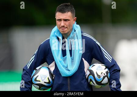 Amsterdam, Niederlande. 01. Juli 2023. AMSTERDAM, NIEDERLANDE - JULI 1: Steven Bergwijn aus Ajax schaut während des Saisonvorbereitungstrainings von Ajax im Sportpark de Toekomst am 1. Juli 2023 in Amsterdam, Niederlande (Foto von Patrick Goosen/Orange Pictures). Guthaben: Orange Pics BV/Alamy Live News Stockfoto