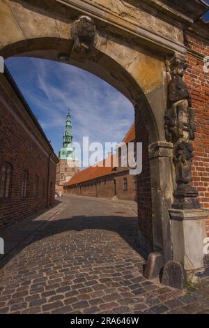 Torbogen, Schloss Fredriksborg, Hillerod, Neuseeland, Dänemark Stockfoto