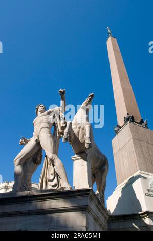 Obelisk und Brunnen des Dioscuri, Fontana dei Dioscuri, Castor Pollux, vor dem Quirinal Palast, Piazza del Quirinale, Rom, Latium, Italien Stockfoto