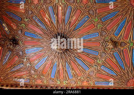 Mudejar Hall Decke im Palast des Constable Iranzo (Palacio del Condestable Iranzo) - Jaen, Spanien Stockfoto