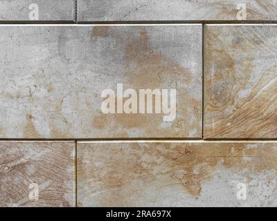 Die Textur der Fliesen an der Wand. Stockfoto