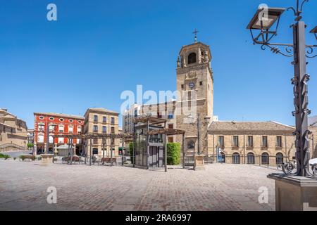 Uhrenturm (Torre del Reloj) und Plaza Andalucia Square - Ubeda, Jaen, Spanien Stockfoto