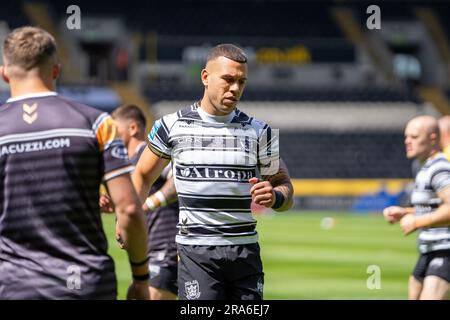 Hull, UK. 1. Juli 2023 Betfred Super League - Runde 17: Hull FC gegen Catalans Dragons. Carlos Tuimavave, Hull FC beginnt sein Warm-up. Kredit Paul Whitehurst/Alamy Live News Stockfoto