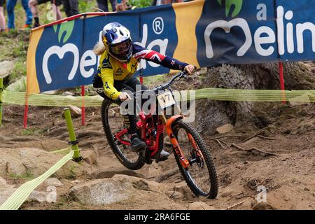 Jess Blewitt (NZL) in Aktion während des DH Elite Women Race, bei der UCI MTB Weltmeisterschaft 2023, Val di Sole Stage am 01. Juli 2023 in Val di Sole, Trient, Italien. Kredit: Live Media Publishing Group/Alamy Live News Stockfoto