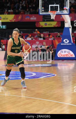 1. Juli 2023; Quaycenter, Sydney Olympic Park, Sydney, NSW, Australien: FIBA Womens Asia Cup 2023, Australien gegen China; Alice Kunek aus Australien dribbelt den Ball Stockfoto