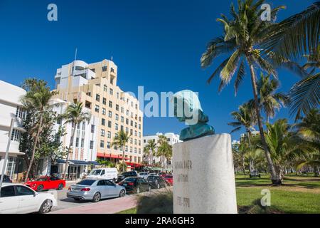 Miami Beach, Florida, USA. Bronze Büste von Barbara Baer Capitman in Lummus Park, Ocean Drive, Miami Beach Architectural District, South Beach. Stockfoto