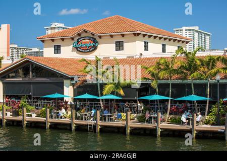 Fort Lauderdale, Florida, USA. Bokamper's, ein beliebtes Restaurant am Wasser neben dem Intracoastal Waterway im galt Ocean Mile Viertel. Stockfoto