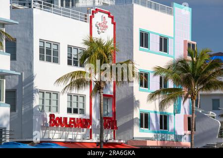 Miami Beach, Florida, USA. Farbenfrohe Fassaden des Boulevard und Starlite Hotels, Ocean Drive, Miami Beach Architekturviertel, South Beach. Stockfoto