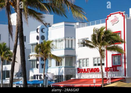 Miami Beach, Florida, USA. Farbenfrohe Fassaden der Boulevard and Colony Hotels, Ocean Drive, Miami Beach Architectural District, South Beach. Stockfoto