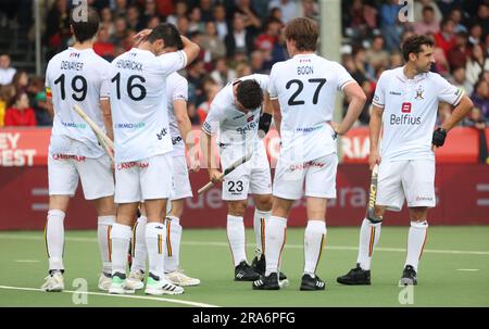 Antwerpen, Belgien. 01. Juli 2023. Belgiens Spieler sehen während eines Hockeyspiels zwischen der belgischen Nationalmannschaft Red Lions und den Niederlanden, Match 10/12 in der Gruppenphase der 2023 Men's FIH Pro League, Samstag, den 01. Juli 2023 in Antwerpen, deprimiert aus. BELGA PHOTO VIRGINIE LEFOUR Kredit: Belga News Agency/Alamy Live News Stockfoto