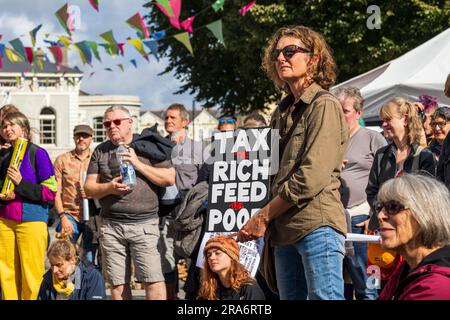 Genug ist genug - Protest gegen die Lebenshaltungskosten findet in Falmouth statt, da die Treibstoffkosten weiter steigen. Stockfoto