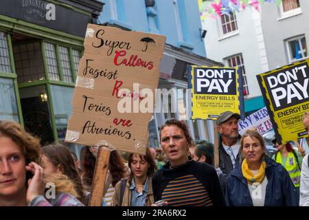 Genug ist genug - Protest gegen die Lebenshaltungskosten findet in Falmouth statt, da die Treibstoffkosten weiter steigen. Stockfoto