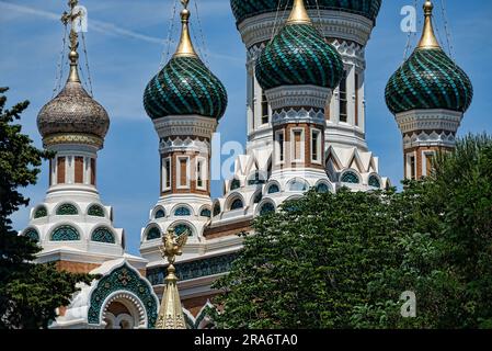 Die orthodoxe Kathedrale St. Nikolaus, eine östliche orthodoxe Kathedrale in der französischen Stadt Nizza. Stockfoto