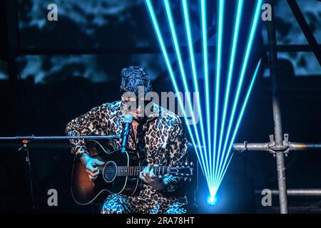 Dante Spinetta: Latin Funk Tour 2023 Uhr Stockfoto