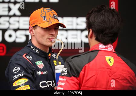 Spielberg, Österreich. 01. Juli 2023. Max Verstappen von Red Bull Racing feiert am Ende des Speed Race des Großen Preises F1 von Österreich am 1. Juni 2023 auf dem Red Bull Ring in Spielberg, Österreich. Kredit: Marco Canoniero/Alamy Live News Stockfoto