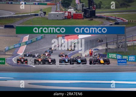 Beginn des Rennens, 09 CRAWFORD Jak (usa), Hitech Grand Prix, Dallara F2, 12 LECLERC Arthur (mco), DAMS, Dallara F2, Action während der 7. Runde der FIA-Formel-2-Meisterschaft 2023 vom 30. Juni bis 2. Juli 2023 auf dem Red Bull Ring in Spielberg, Österreich Guthaben: Independent Photo Agency Srl/Alamy Live News Stockfoto