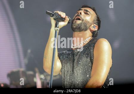 Bologna, Italien. 01. Juli 2023. Italienischer Sänger Marco Mengoni tritt während seiner â&#x80;&#x9c;Marco Negli Stadi Tour 2023â&#x80;&#x9d; in Dallâ&#x80;&#X99;Ara Stadium, Bologna, 01. Juli 2023 Kredit: Independent Photo Agency/Alamy Live News Stockfoto