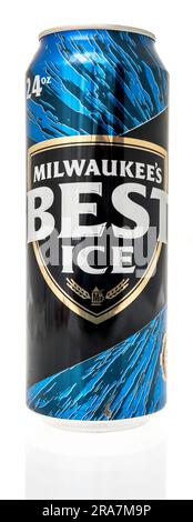 Winneconne, WI - 25. Juni 2023: Eine Dose Milwaukees bestes Eisbier auf einem abgelegenen Hintergrund. Stockfoto