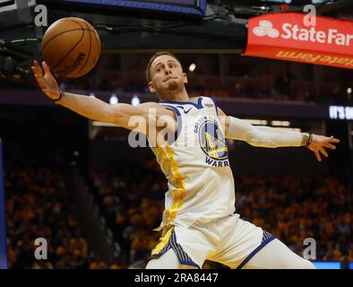 San Francisco, Usa. 04. Mai 2023. Donte DiVincenzo der Golden State Warriors versucht, ein Spiel gegen die Los Angeles Lakers in Game 2 des Western Conference Halbfinals am 4. Mai 2023 im Chase Center in San Francisco am Leben zu erhalten. (Foto: Nhat V. Meyer/Bay Area News Group/TNS/Sipa USA) Guthaben: SIPA USA/Alamy Live News Stockfoto