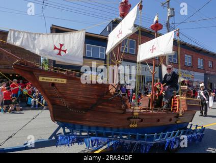 Richmond, Kanada. 1. Juli 2023. Während der Salmon Festival Parade in Richmond, British Columbia, Kanada, am 1. Juli 2023 wird ein Festwagen gesehen. Kredit: Liang Sen/Xinhua/Alamy Live News Stockfoto