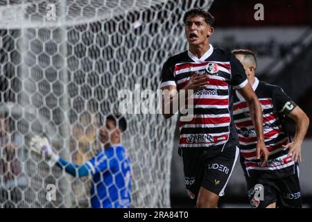 Recife, Brasilien. 01. Juli 2023. PE - RECIFE - 01/07/2023 - BRASILEIRO D 2023, SANTA CRUZ X NATIONAL DE PATOS - Guedes-Spieler aus Santa Cruz feiert sein Tor bei einem Spiel gegen Nacional de Patos im Arruda-Stadion für die brasilianische Meisterschaft D 2023. Foto: Rafael Vieira/AGIF/Sipa USA Kredit: SIPA USA/Alamy Live News Stockfoto