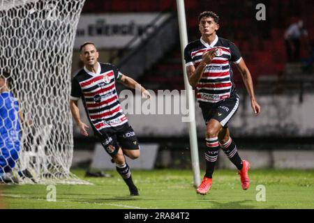 Recife, Brasilien. 01. Juli 2023. PE - RECIFE - 01/07/2023 - BRASILEIRO D 2023, SANTA CRUZ X NATIONAL DE PATOS - Guedes-Spieler aus Santa Cruz feiert sein Tor bei einem Spiel gegen Nacional de Patos im Arruda-Stadion für die brasilianische Meisterschaft D 2023. Foto: Rafael Vieira/AGIF/Sipa USA Kredit: SIPA USA/Alamy Live News Stockfoto