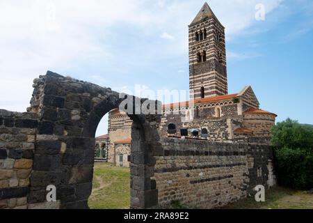 Kirche der Heiligen Dreifaltigkeit Saccargia - Sardinien - Italien Stockfoto