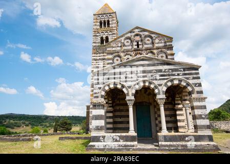 Kirche der Heiligen Dreifaltigkeit Saccargia - Sardinien - Italien Stockfoto