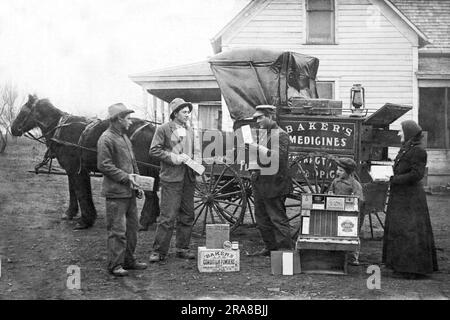 Oklahoma: c. 1895 Ein Reisender Verkäufer in seinem Pferdewagen verkauft Medikamente und Pulver an die Bewohner eines Bauernhofs. Stockfoto