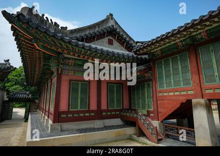 Seoul, Südkorea - 28. Juni 2023: Details des Changdeokgung-Palastes in Seoul, Südkorea. Stockfoto