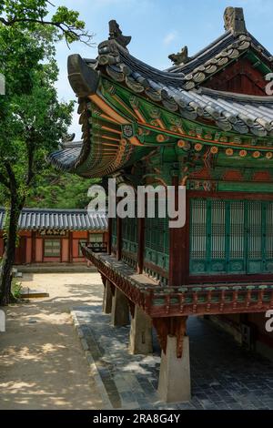 Seoul, Südkorea - 28. Juni 2023: Details des Changdeokgung-Palastes in Seoul, Südkorea. Stockfoto