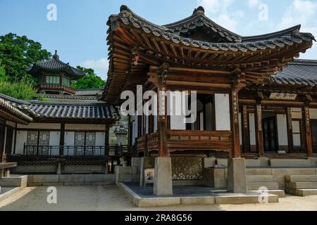 Seoul, Südkorea - 28. Juni 2023: Details des Changdeokgung-Palastes in Seoul, Südkorea. Stockfoto