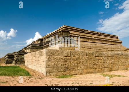 The Mahanavami Dibba in Royal Enclosure in Hampi, Karnataka, Südindien, Indien, Asien. UNESCO-Weltkulturerbe Stockfoto