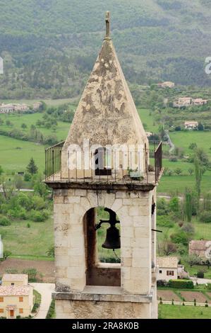 Kirchenglockenturm, Montbrun-les-Bains, Vaucluse, Provence-Alpes-Cote d'Azur, Südfrankreich Stockfoto