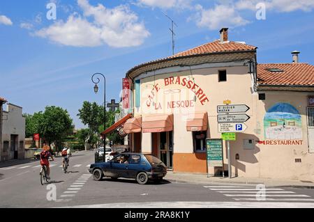 Restaurant 'La Nesque', Pernes-les-Fontaines, Vaucluse, Provence-Alpes-Cote d'Azur, Südfrankreich Stockfoto