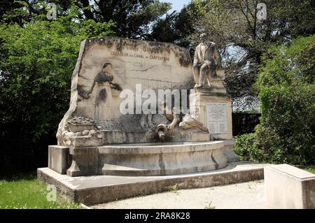 Louis Giraud Memorial, Pernes-les-Fontaines, Vaucluse, Provence-Alpes-Cote d'Azur, Südfrankreich Stockfoto