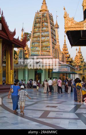 Mahabodhi-Tempel, Shwedagon-Pagode, Rangun (Yangon), Birma, Myanmar, Rangun Stockfoto