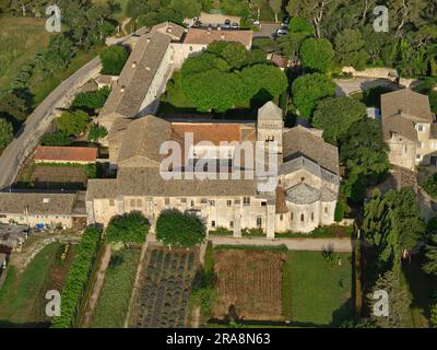 LUFTAUFNAHME. Kloster Saint-Paul de Mausole. Saint-Rémy-de-Provence, Bouches-du-Rhône, Provence-Alpes-Côte d'Azur, Frankreich. Stockfoto
