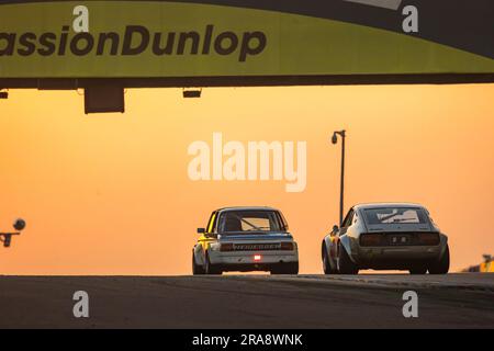 Le Mans, Frankreich. 02. Juli 2023. Plateau 6 in Dunlop, Sonnenaufgang während des Le Mans Classic 2023 vom 1. Bis 3. Juli 2023 auf dem Circuit des 24 Heures du Mans in Le Mans, Frankreich - Photo Paul Vaicle/DPPI Credit: DPPI Media/Alamy Live News Stockfoto